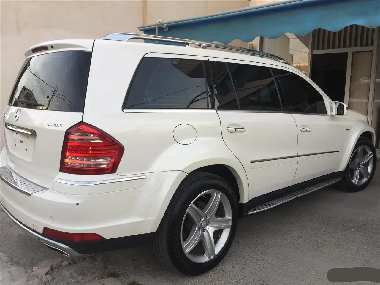 mercedes-benz-gl-350-1.webp Pedana Për Mercedes-Benz Gl - Auto Aksesore Albania